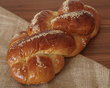Jak upiec bezglutenową chałkę?